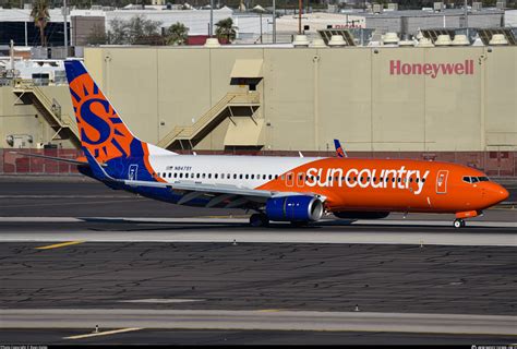 Sun Country Airlines .